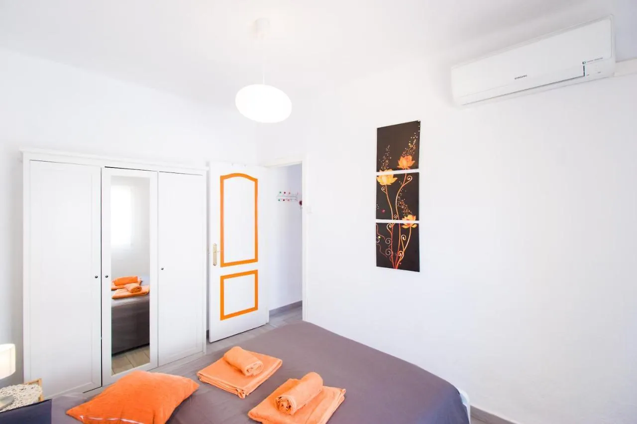 Bollywood Style Apartment Malaga 0*,  Spain